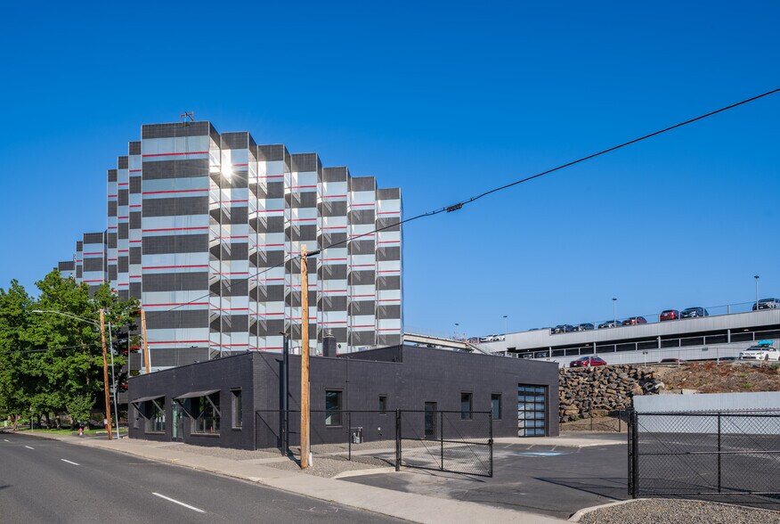 230 W Boone Ave, Spokane, WA à louer - Photo du bâtiment - Image 3 de 11
