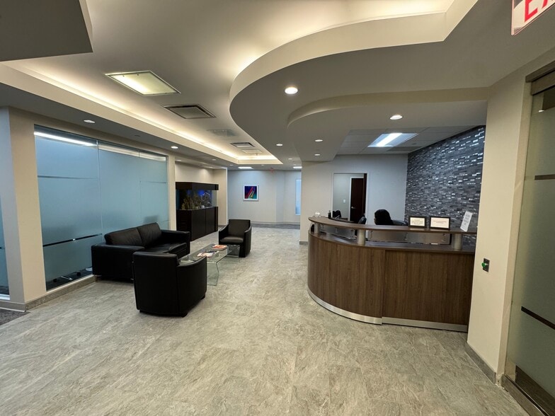 800 Westchester Ave, Rye Town, NY à louer - Photo intérieure - Image 3 de 15