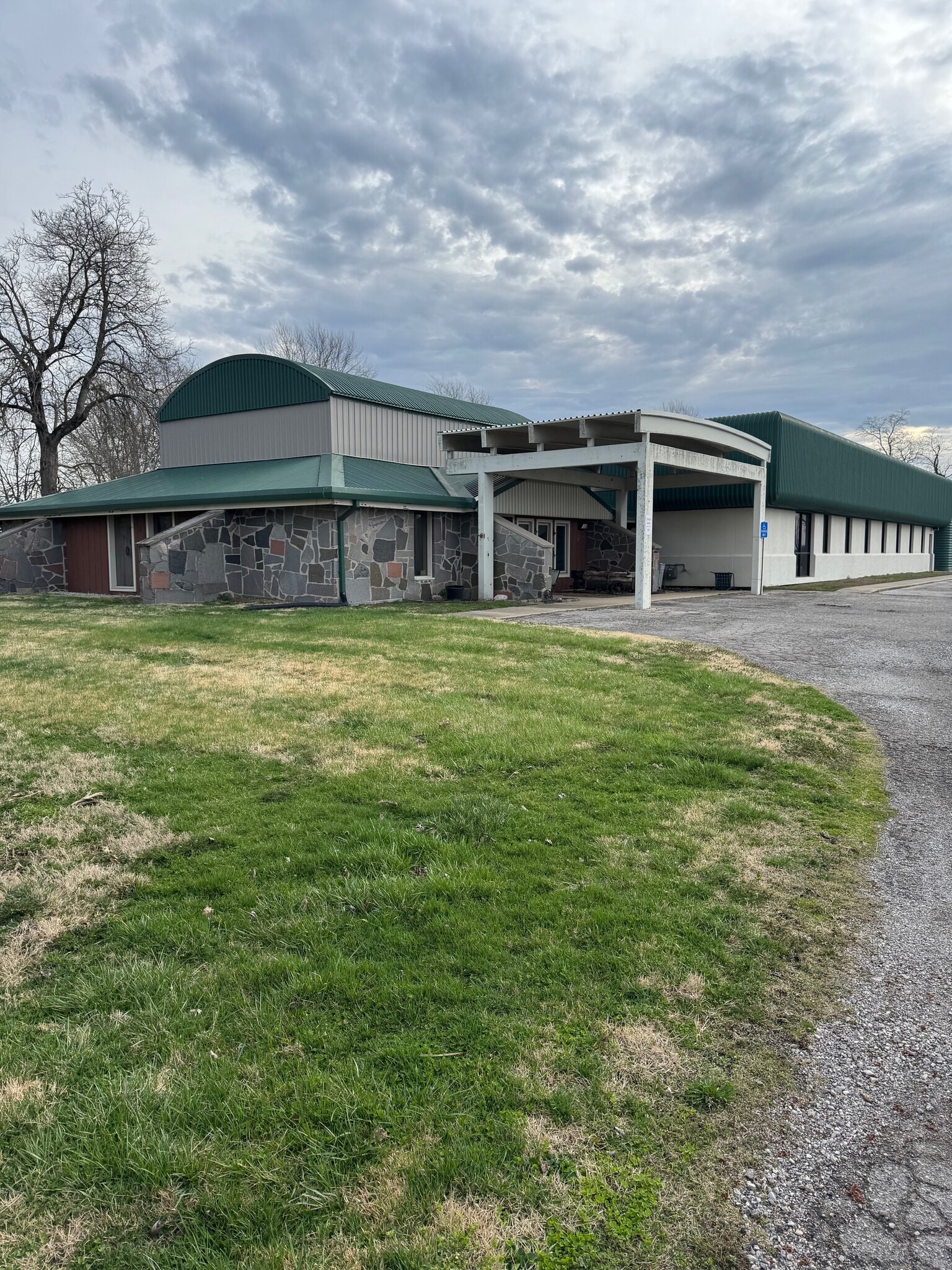 111 Aiken St, Hope, IN for sale Primary Photo- Image 1 of 28
