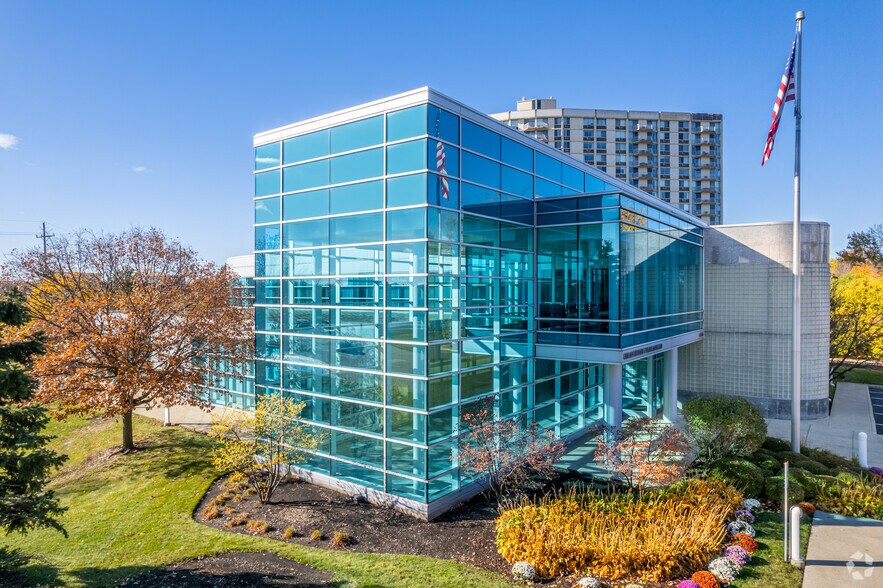 18W200 Butterfield Rd, Oakbrook Terrace, IL à louer - Photo principale - Image 1 de 8
