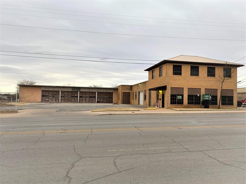 906 E Broadway St, Sweetwater, TX for sale - Primary Photo - Image 1 of 3