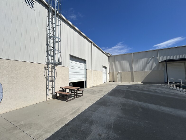 96 Brookfield Oaks Dr, Greenville, SC for lease - Building Photo - Image 3 of 6