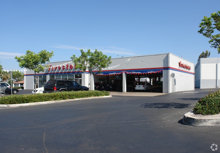 8780-8820 Grossmont Blvd, La Mesa, CA à louer - Photo du bâtiment - Image 2 de 2