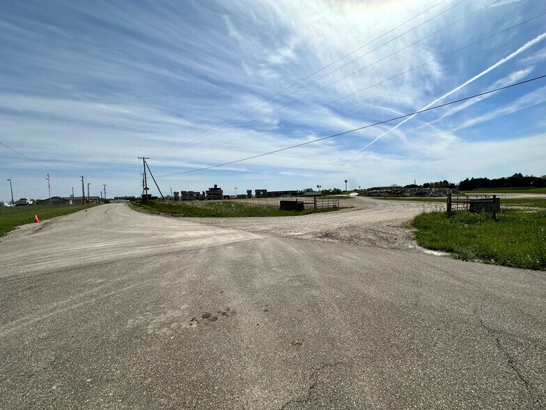 41060 Bond dr, Belmont, OH for lease - Building Photo - Image 2 of 9