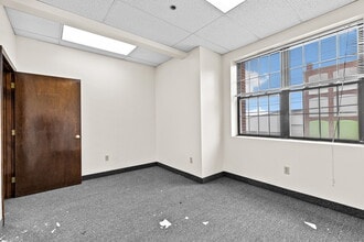 85 River St, Waltham, MA à louer Photo intérieure- Image 2 de 14