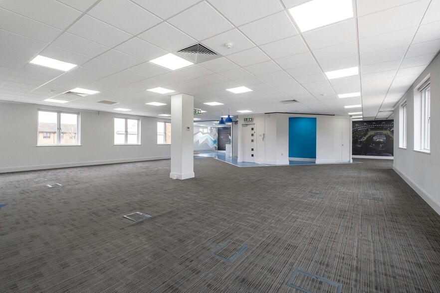 Portsmouth Rd, Esher à louer - Photo intérieure - Image 3 de 9