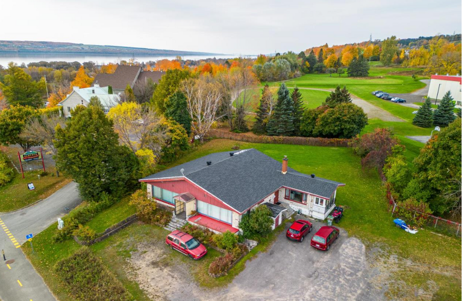 10953 Boul Sainte-Anne, Beaupré, QC à vendre - Photo principale - Image 1 de 1