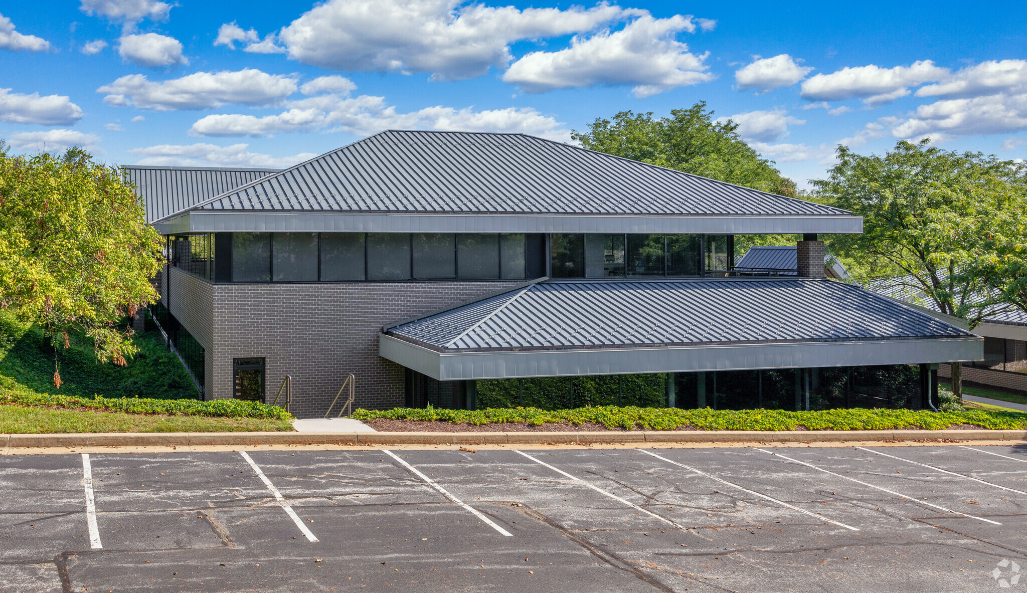 7104 Ambassador Rd, Windsor Mill, MD à vendre Photo principale- Image 1 de 1