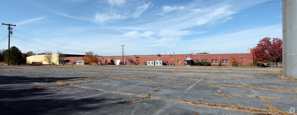 648 Wilson St, Chester, SC for lease - Building Photo - Image 1 of 23