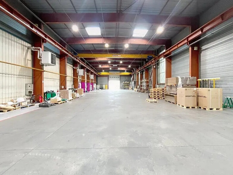 23 Avenue Karl Marx, Vaulx-en-Velin for lease - Interior Photo - Image 3 of 9
