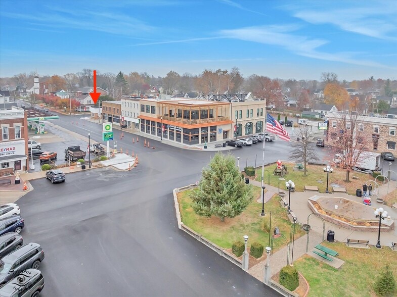 126 Walnut St, Washington, IL à vendre - Photo du bâtiment - Image 2 de 19