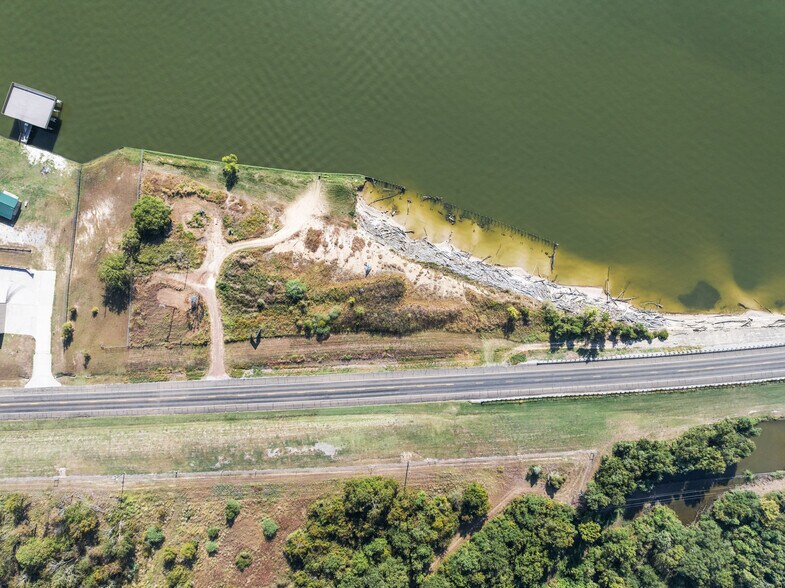 10392 US-190, Pointblank, TX à vendre - Photo du bâtiment - Image 3 de 5