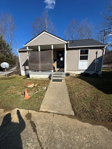 105 State Sq, Cumberland, KY à vendre - Photo du bâtiment - Image 3 de 13
