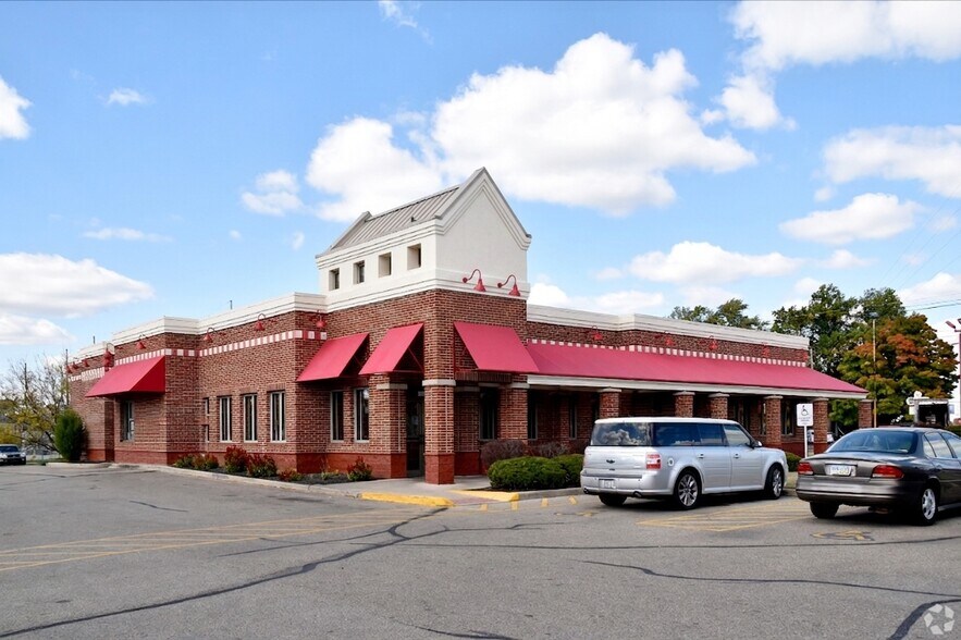 2949 Dixie Hwy, Hamilton, OH for lease - Building Photo - Image 1 of 22