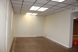 1224-1240 66th St, Saint Petersburg, FL for lease Interior Photo- Image 2 of 3