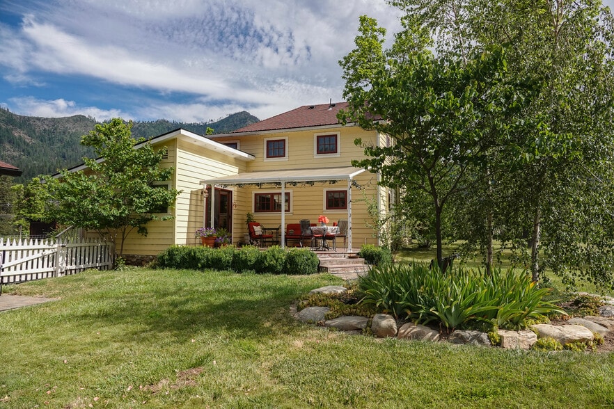 44510 State 96 Hwy, Seiad Valley, CA for sale - Building Photo - Image 3 of 71