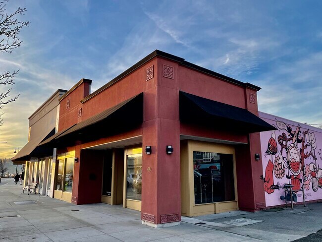 More details for 720 SE Pioneer Way, Oak Harbor, WA - Retail for Lease