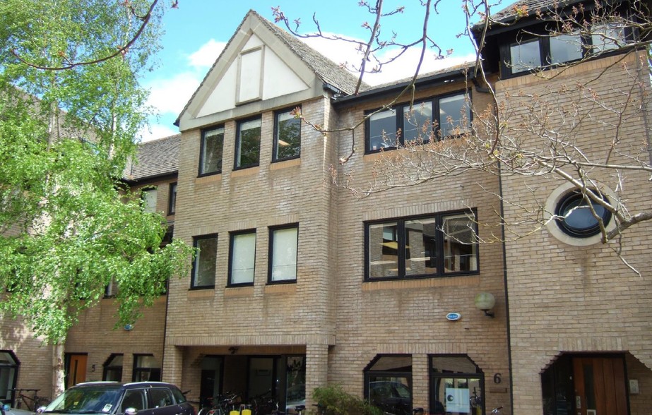 St Aldates Courtyard, Oxford for sale - Primary Photo - Image 1 of 1