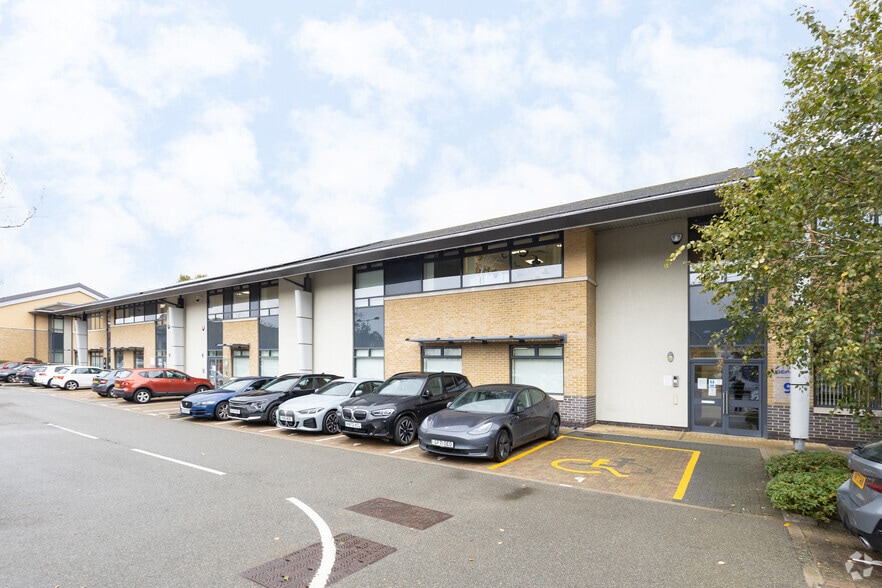 6 Conqueror Ct, Sittingbourne for sale - Building Photo - Image 2 of 2