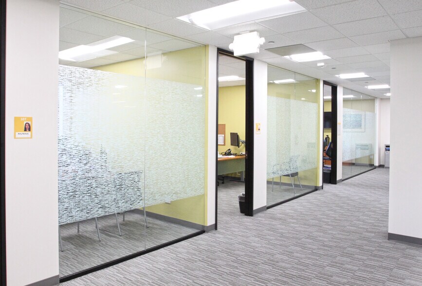 30 Ragsdale Dr, Monterey, CA à louer - Photo intérieure - Image 3 de 4