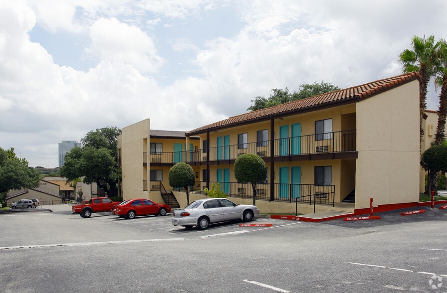 5050 Fredericksburg Rd, San Antonio, TX à vendre - Photo du bâtiment - Image 3 de 35