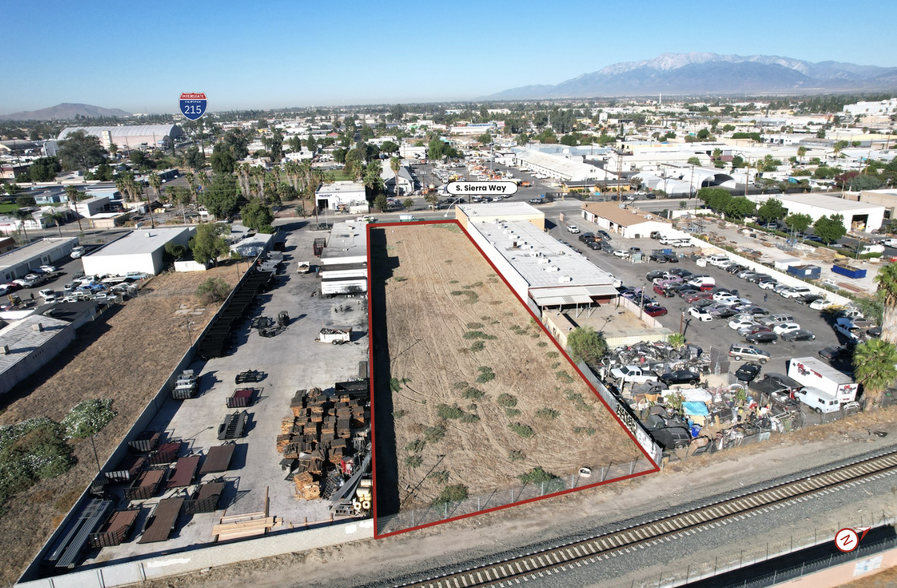 393 S Sierra Way, San Bernardino, CA for lease - Building Photo - Image 2 of 4