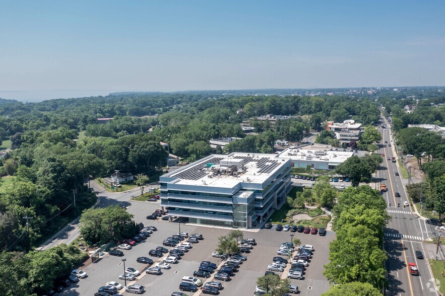 500 W Putnam Ave, Greenwich, CT à louer - Aérien - Image 2 de 3