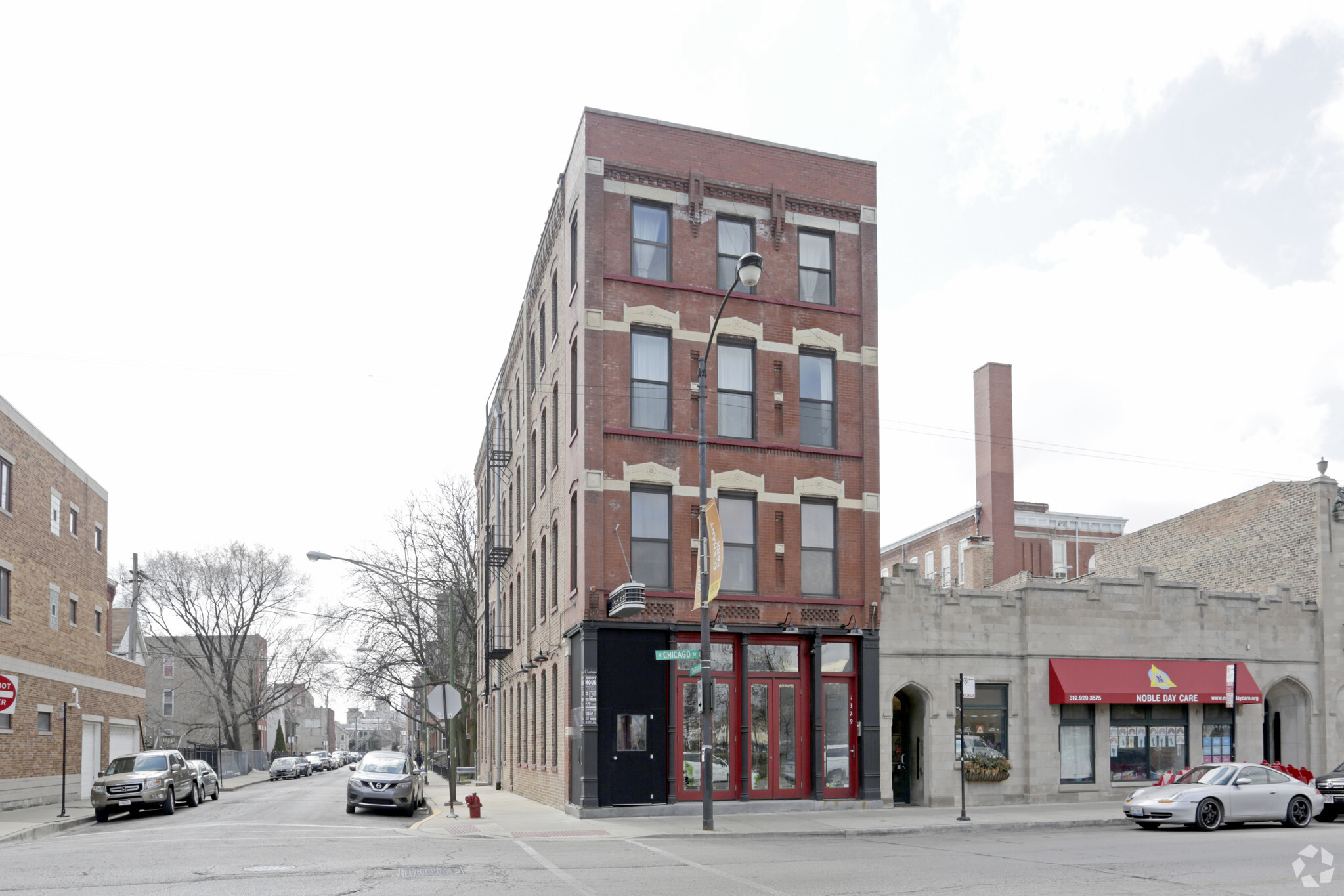 1329 W Chicago Ave, Chicago, IL à vendre Photo du bâtiment- Image 1 de 11