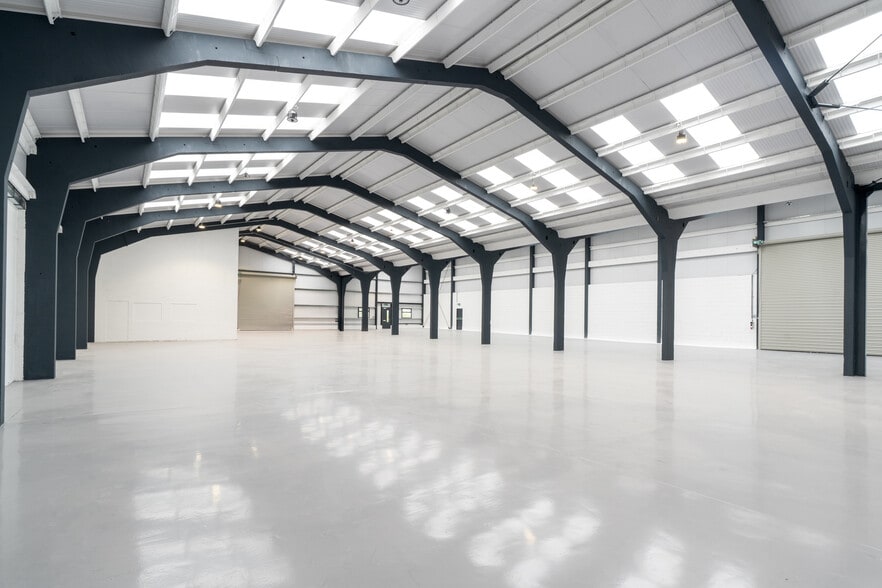 1 Wharf Ln, Basildon for lease - Building Photo - Image 3 of 9