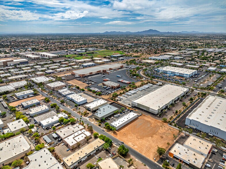 315 E Comstock Dr, Chandler, AZ à louer - Photo du bâtiment - Image 3 de 37