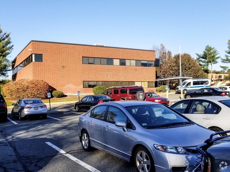 35 Pearl St, Brockton, MA à louer - Photo du bâtiment - Image 3 de 10