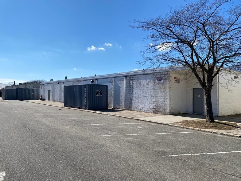200 Levittown Pky, Hicksville, NY for sale - Building Photo - Image 2 of 6