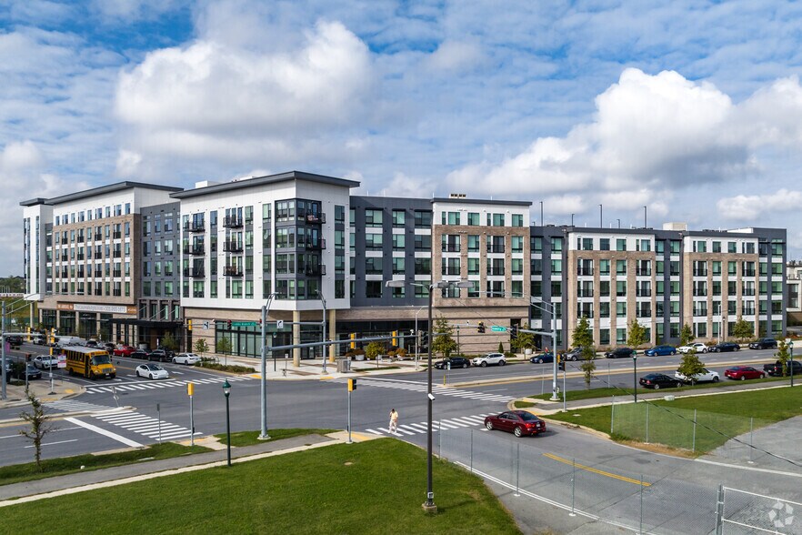 8005 Gramercy Blvd, Rockville, MD à louer - Photo du bâtiment - Image 2 de 5