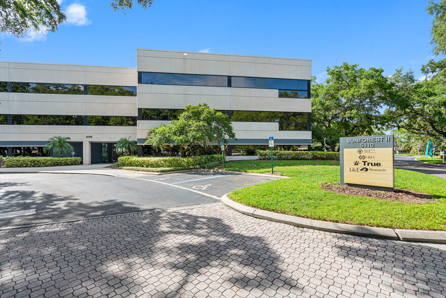 5110 Eisenhower Blvd, Tampa, FL for lease - Building Photo - Image 1 of 4