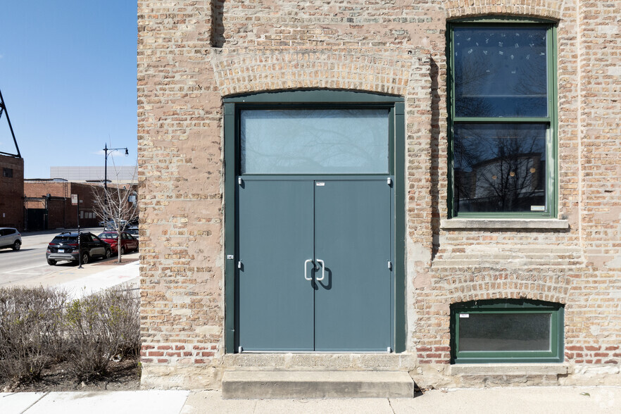 848 W Eastman St, Chicago, IL for lease - Building Photo - Image 3 of 11