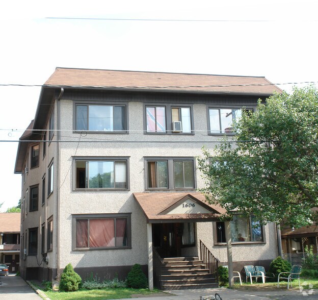1606 Tracy St, Endicott, NY à vendre - Photo principale - Image 1 de 1