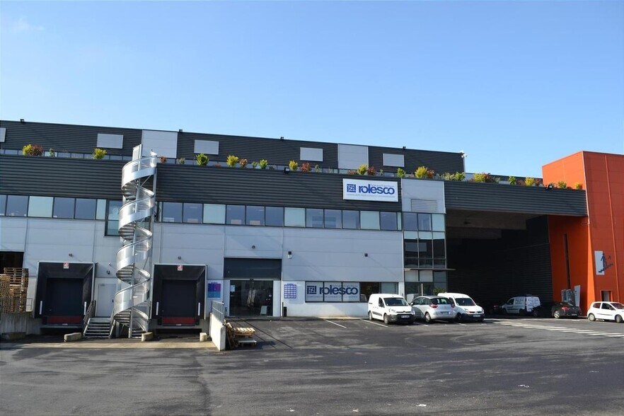 3 Route De La Révolte, Saint-Denis à louer - Photo du bâtiment - Image 3 de 18