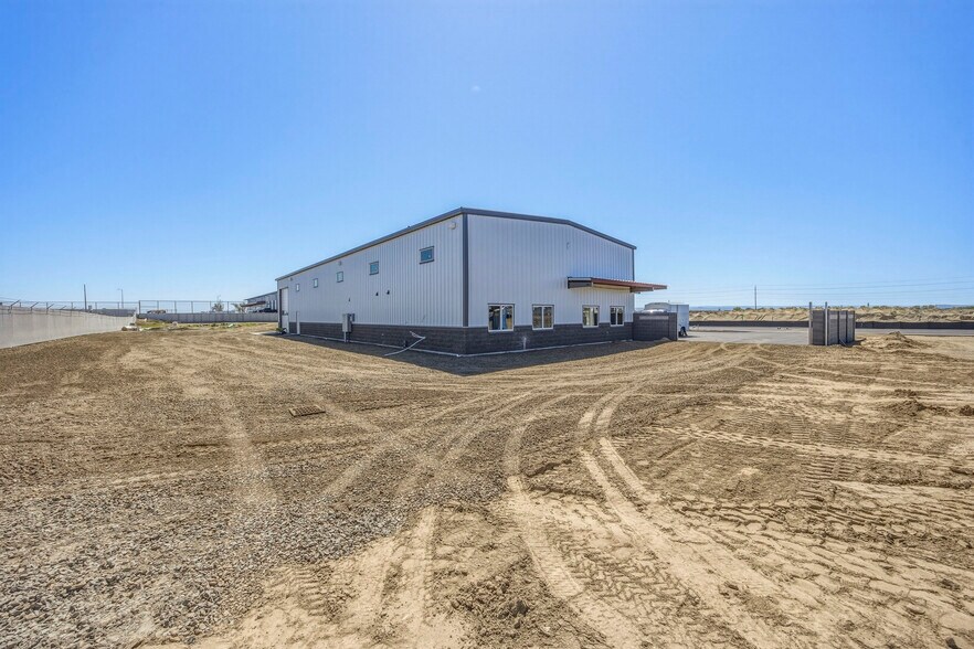 1342 E Saint Helens St, Pasco, WA à louer - Photo du bâtiment - Image 2 de 20