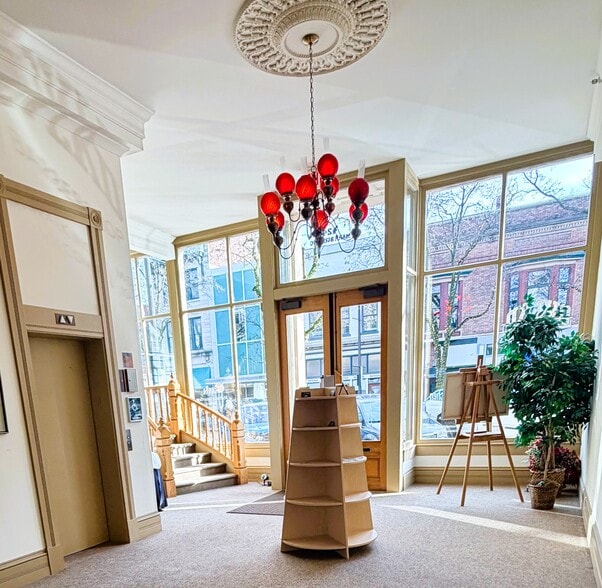 424 Washington St, Columbus, IN for lease - Primary Photo - Image 1 of 5