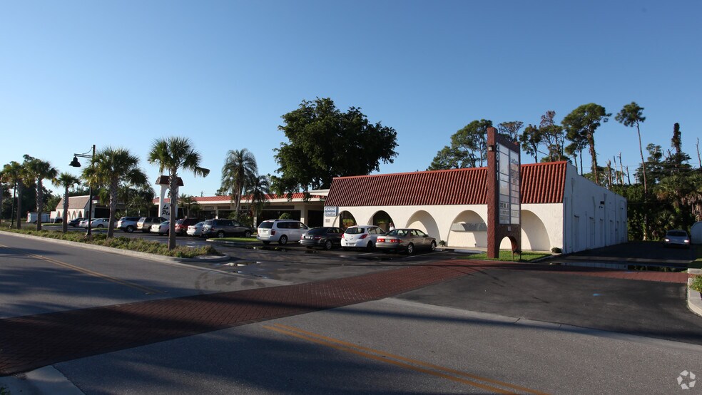2811 Tamiami Trl, Port Charlotte, FL for lease - Building Photo - Image 3 of 16