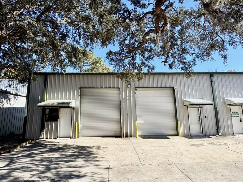 11631 Columbia Park Dr E, Jacksonville, FL for lease - Building Photo - Image 1 of 6