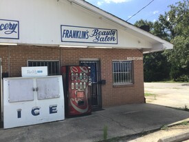 2831 Woodrow, Dalzell SC - Dépanneur