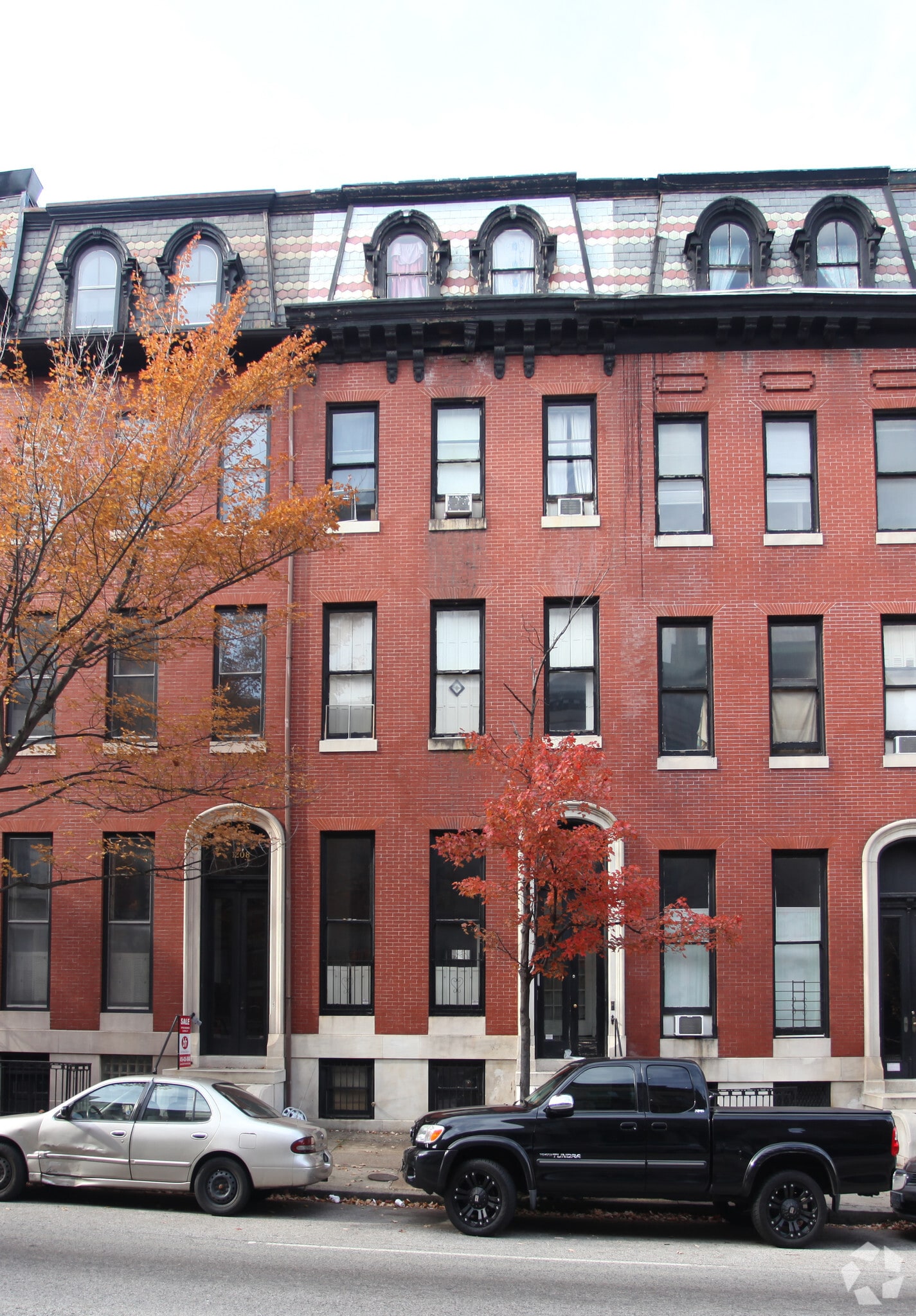 2 Apt Bldgs Totaling 15 Units in Balto portfolio of 2 properties for sale on LoopNet.ca Primary Photo- Image 1 of 10