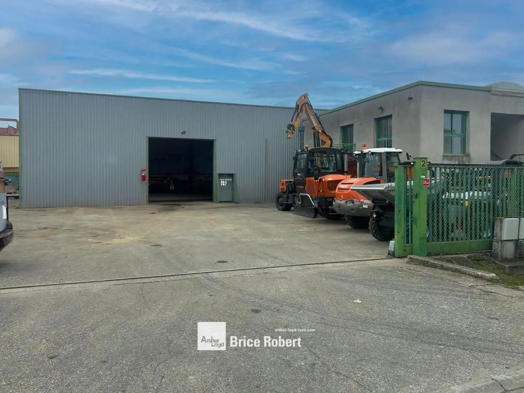2 Rue Marius Berliet, Saint-Bonnet-de-Mure for lease Building Photo- Image 1 of 8