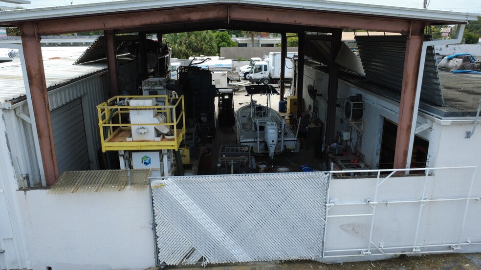 3160 NE 3rd Ave, Oakland Park, FL for lease - Building Photo - Image 3 of 5