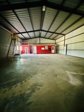 12550 Highway 183., Luling, TX for lease Interior Photo- Image 2 of 6
