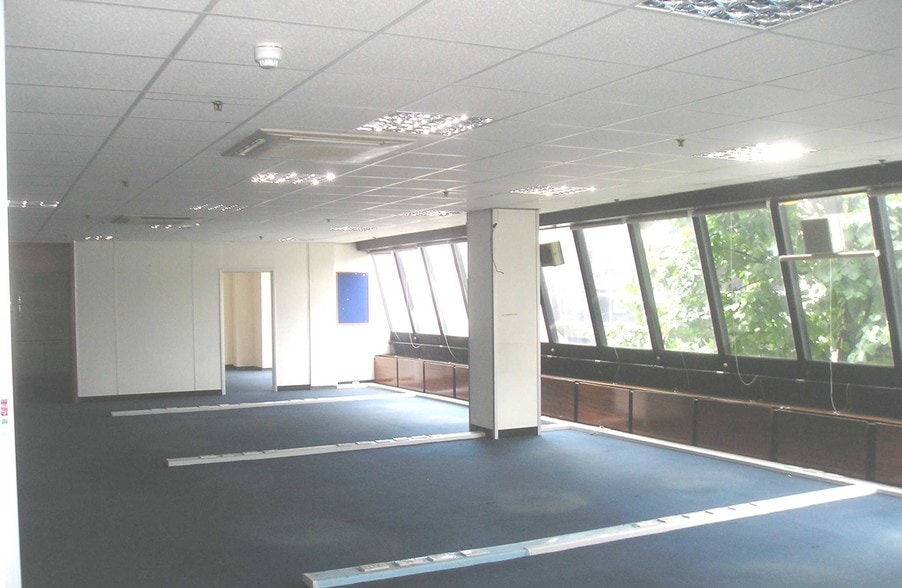 99-101 Commercial Rd, London for lease - Interior Photo - Image 3 of 64