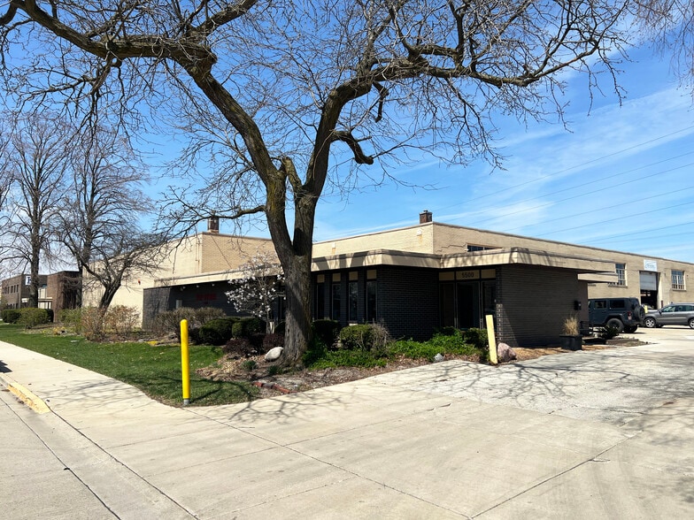 5500 McDermott Dr, Berkeley, IL for sale - Building Photo - Image 1 of 6