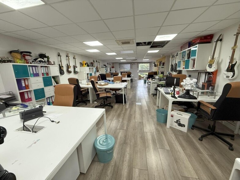 37 Rue Jean-Baptiste Charcot, Courbevoie à louer - Photo intérieure - Image 3 de 8