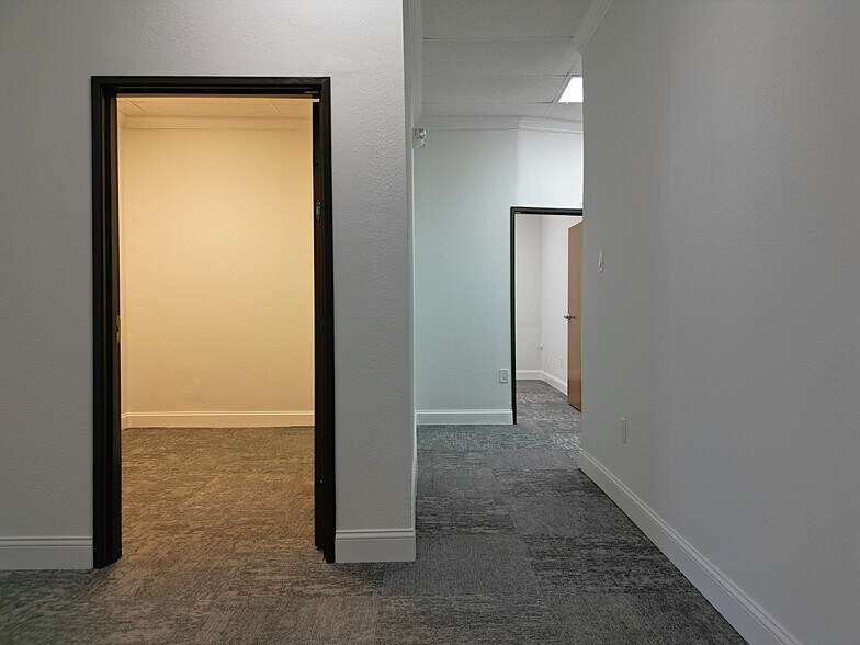 16628 Sea Lark Rd, Houston, TX à vendre - Photo du bâtiment - Image 3 de 6